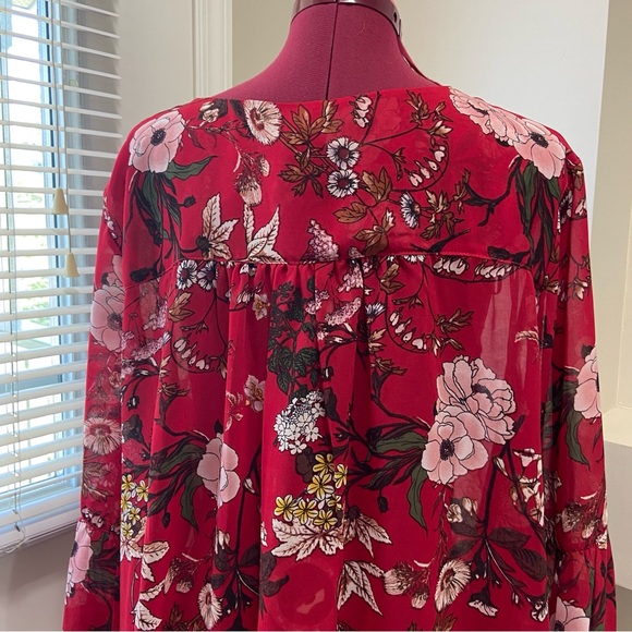 Design Lab women red floral sheer bell sleeves button up shirt. Size 2X. Used. - Picture 3 of 7